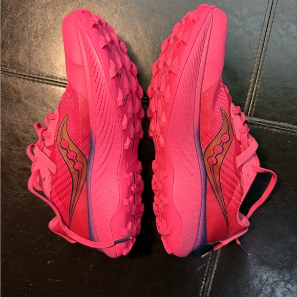 Saucony Men’s Size 8.5 Hot Pink “Endorphins Edge” Athletic Shoes. - Picture 5 of 7